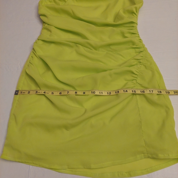 Vici Neon Green Dazzle Me Ruched Halter Neck Mini Dress Dopamine Dressing Size M - Picture 7 of 12
